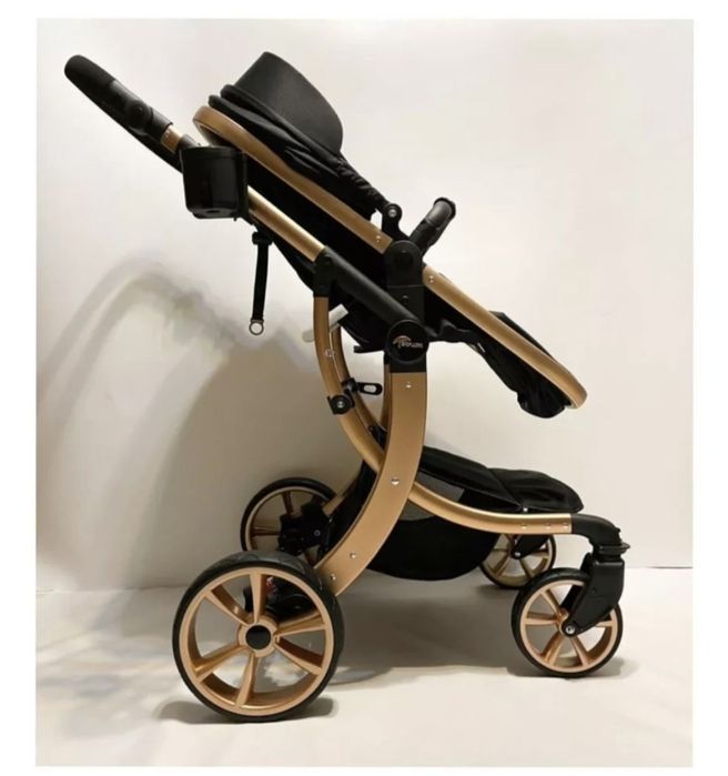 Продам новую коляску.