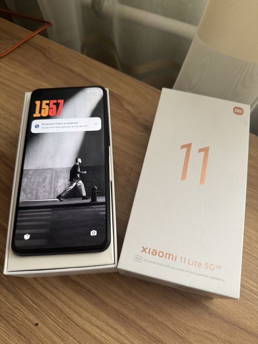 Xiaomi 11 Lite (5G) в хорошем состоянии