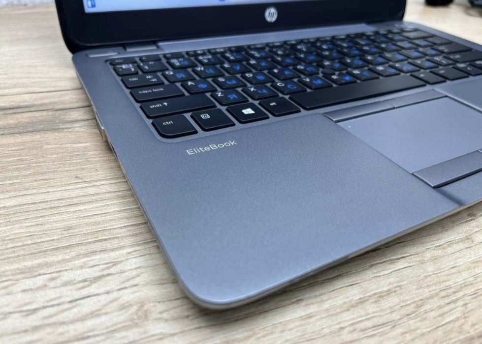 Продам компактный ноутбук hp elitebook