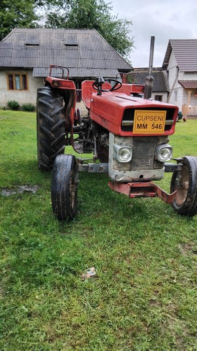 Vând tractor Massey Ferguson