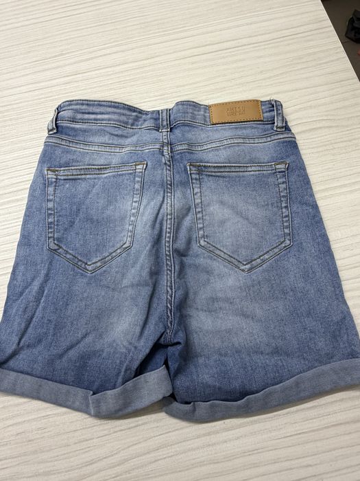 Pantaloni scurti marimea 34/XS