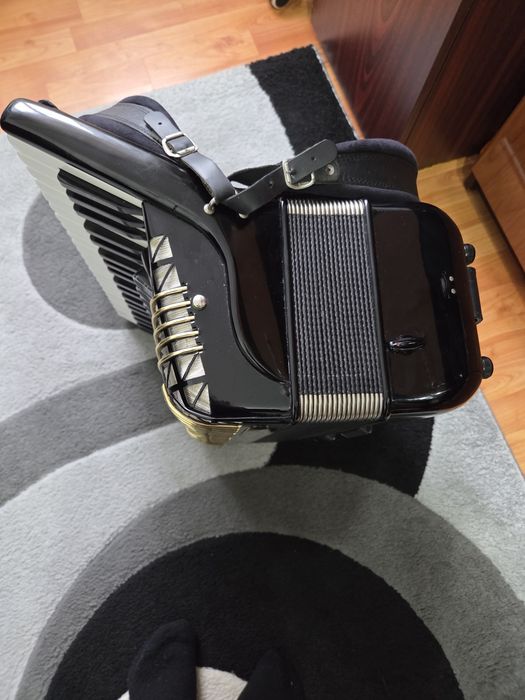 Vând acordeon HOHNER Atlantic 4 De Luxe