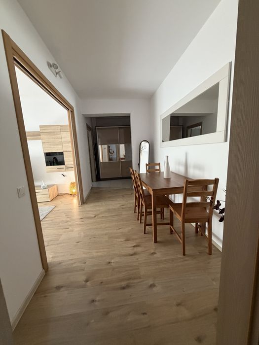 Apartament cu 2 camere și curte proprie de 57 mp, parcare inclusă – Greenfield, vizavi de Avenor College - direct proprietar
