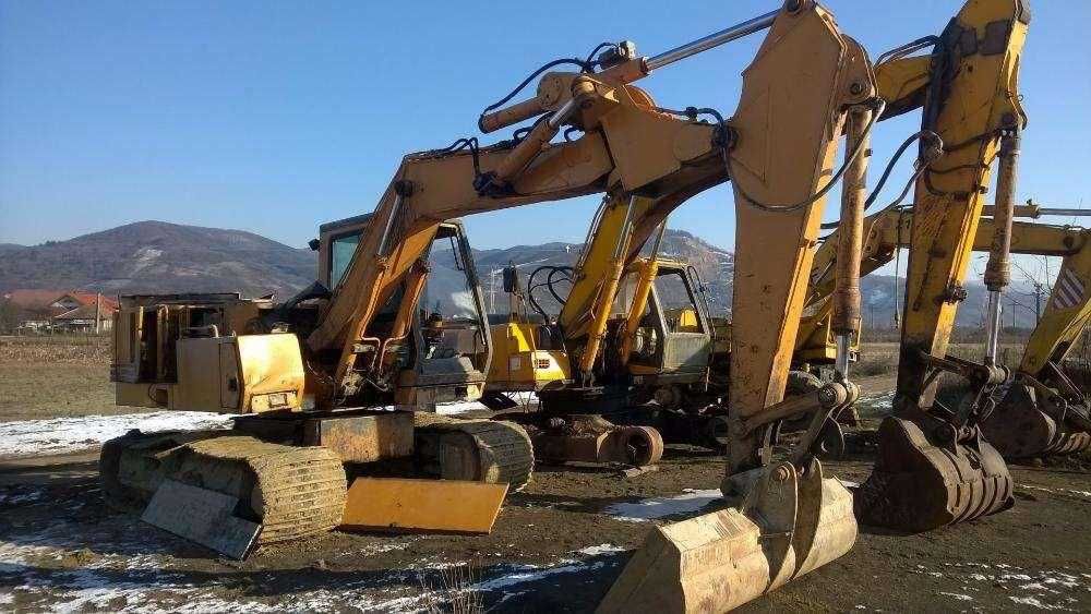 Dezmembrez Excavator pe roti Case Poclain 888