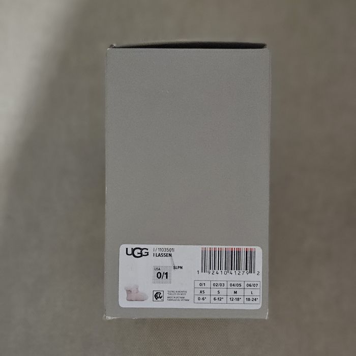 UGG-Lassen обувки за новородено