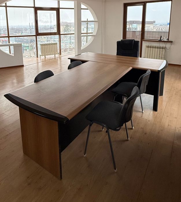 Столы для совещаний