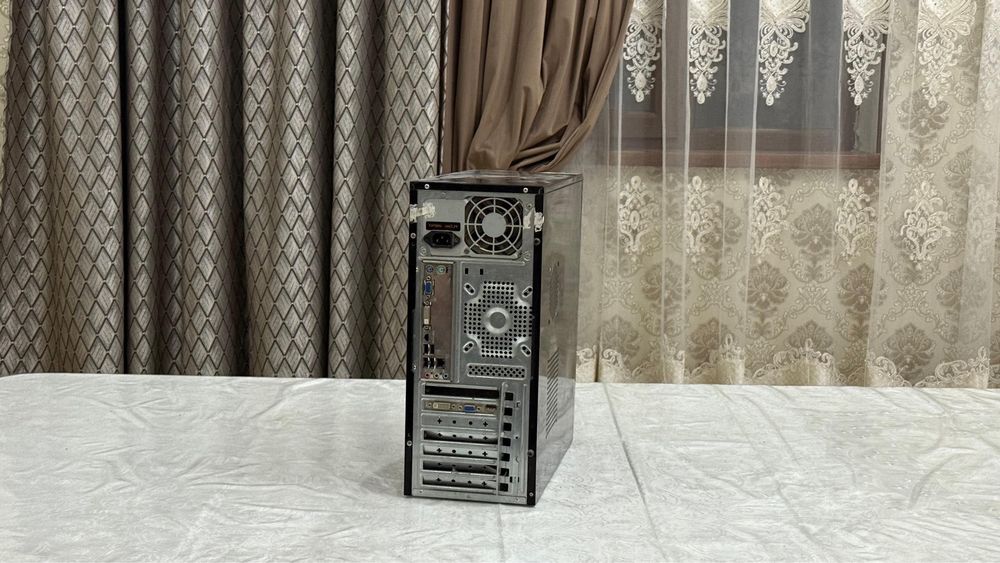 Компьютер с блоком