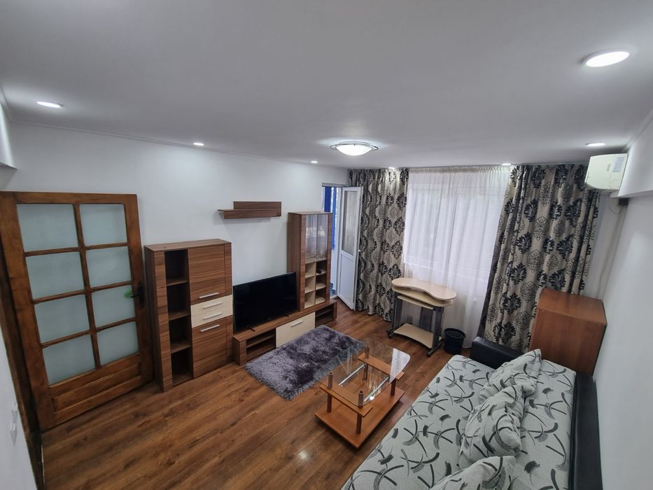 Inchiriez apartament doua camere zona Tudor Vladimirescu