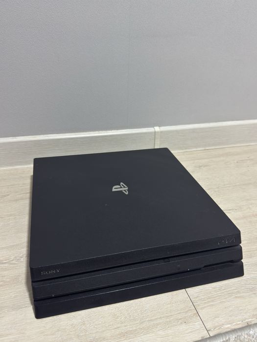 PS4 pro 1TB в отличном состоянии