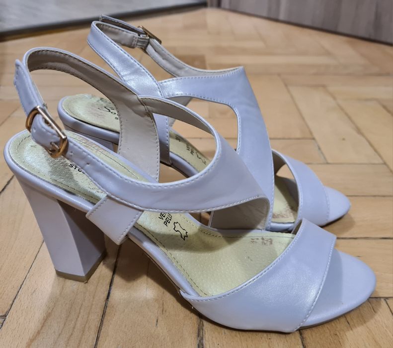 Sandale de piele cu toc