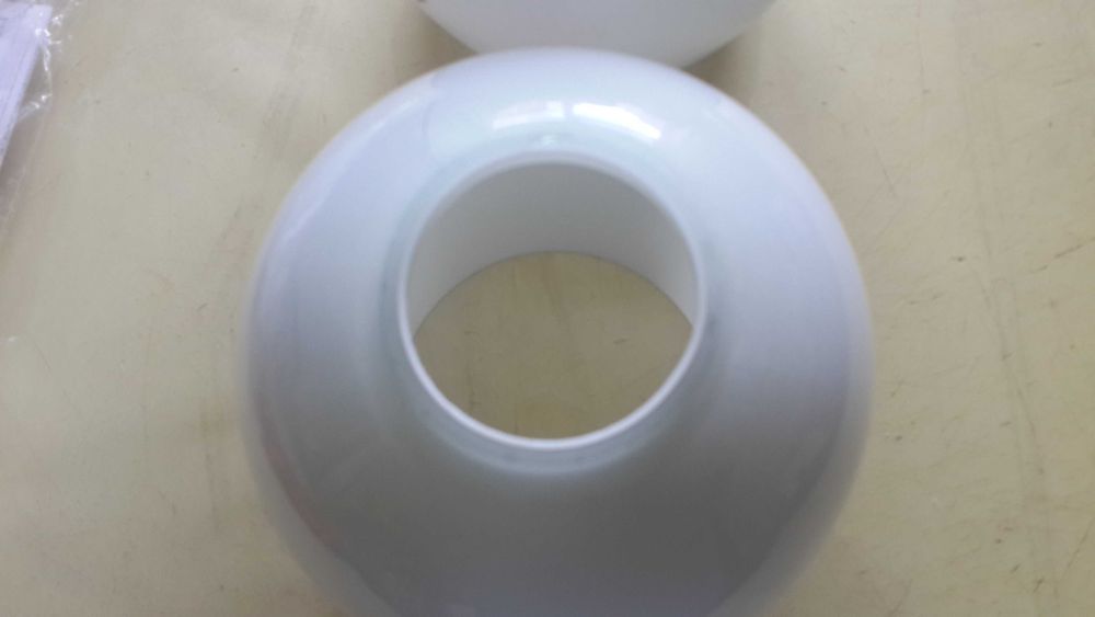 Стеклянные плафоны.