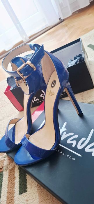 Sandale   blue piele  lacuita La stada