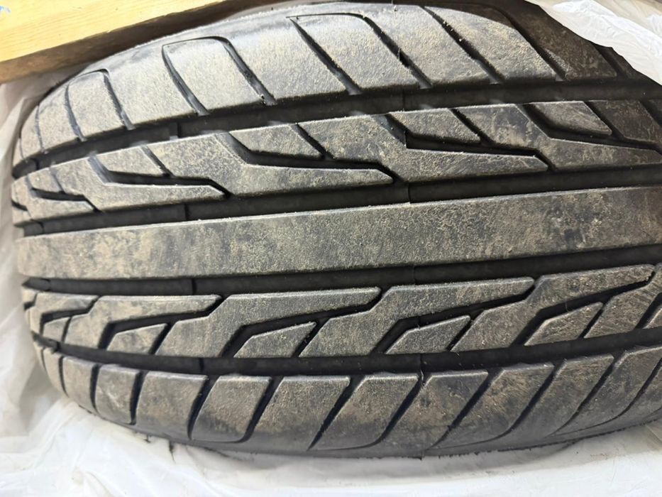 Шины летние,б/у на lexus 350