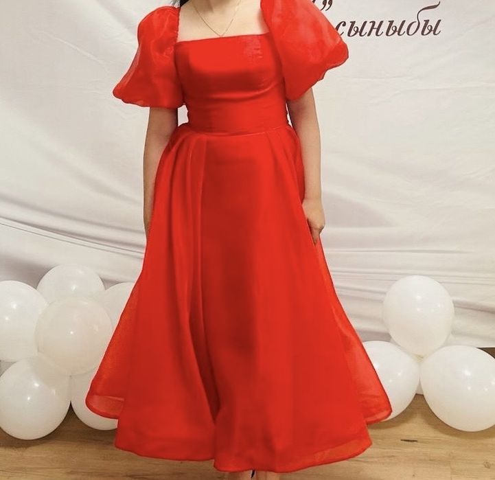 Женское вечернее платье