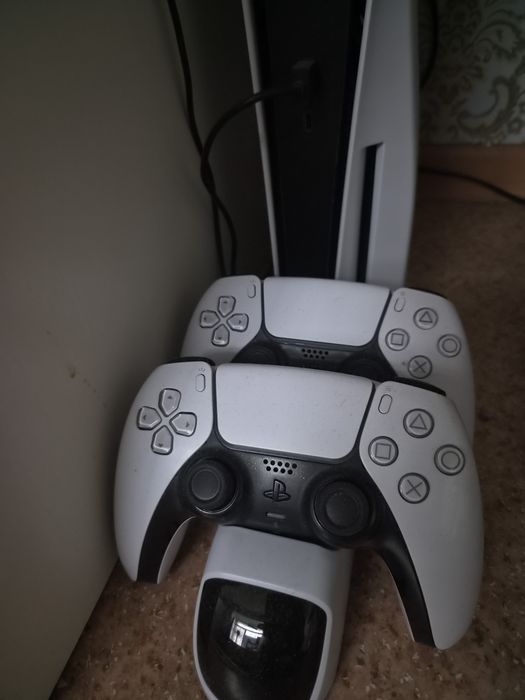 Ps5  дисководом и играми