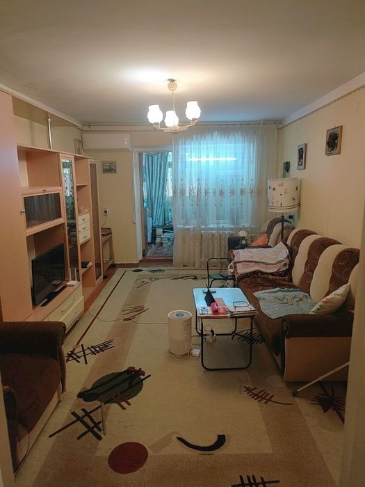 Продам чиланзар 6.  Двух комнатная.   Балкон 2×6