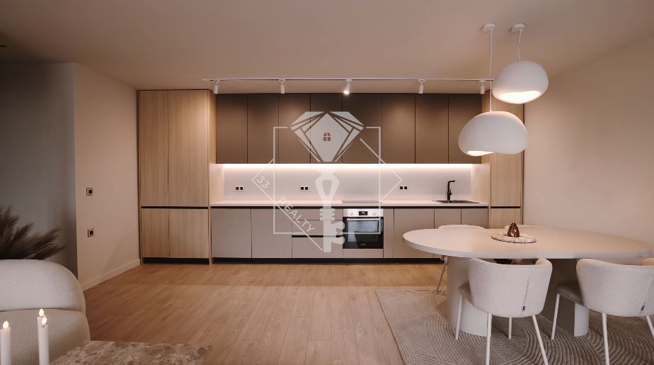 Продава се Тристаен апартамент в Пловдив, Христо Смирненски - 117 кв.м за 1645 €/кв.м - Снимка #3