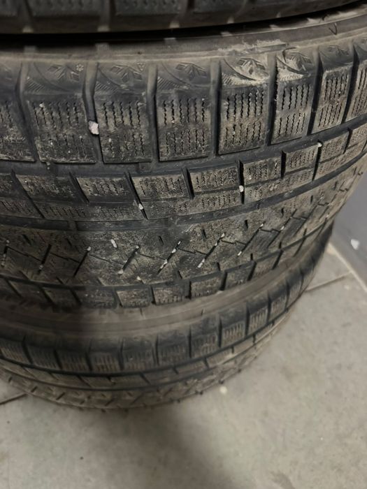 Продам зимние Шины 245/40 R19