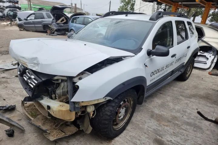 plansa de bord timonerie bara spate armatura haion portbagaj stop tripla stanga dreapta  bare longitudinale  alternator compresor ac electromotor Dacia Duster 1 facelift 2017, motor 1.6 benzina 115cp H4M 730