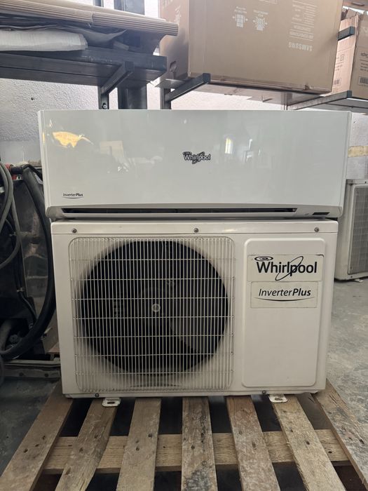 Aparat Aer condiționat Whirlpool 12000 btu invertor kit instalare inclus