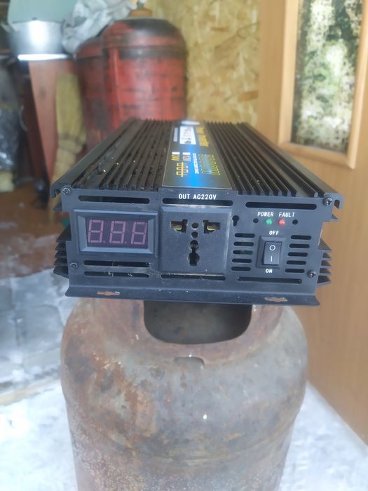 Продам преобразователь с12 вольт на 220