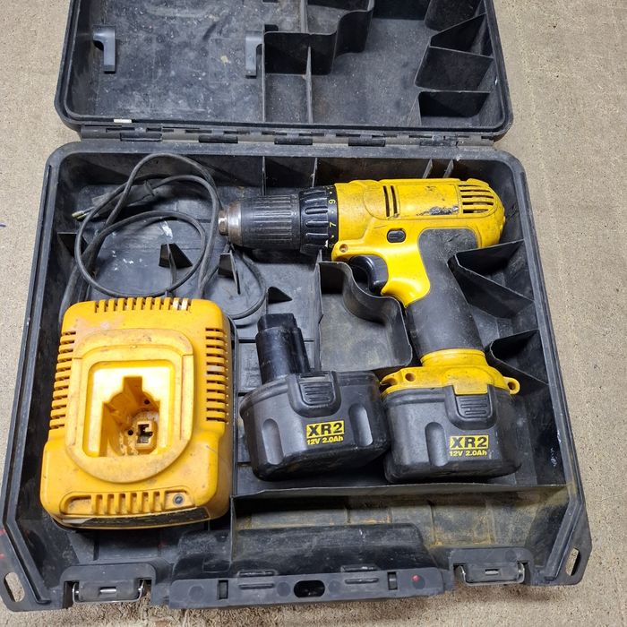 Шуруповерты Makita, Dewalt.