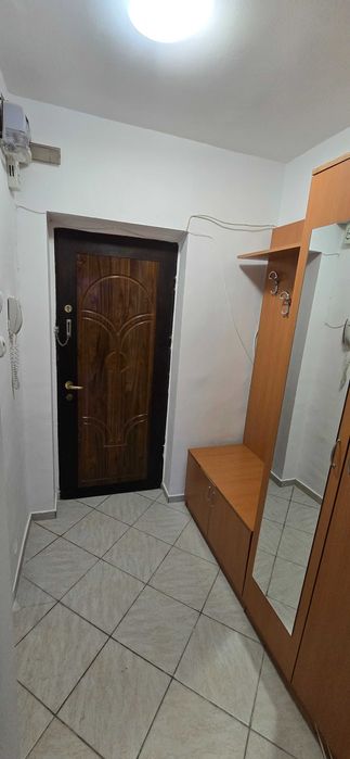 Particular inchiriez garsoniera Piata Minis/IOR/Titan