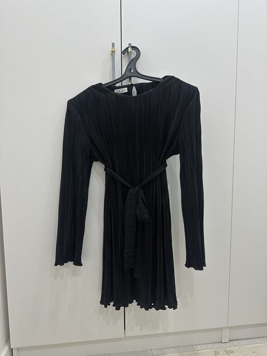 Женская одежда, платье