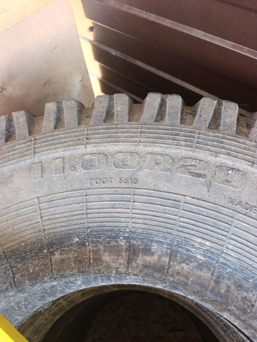 Продам б/у резину 11 R 20