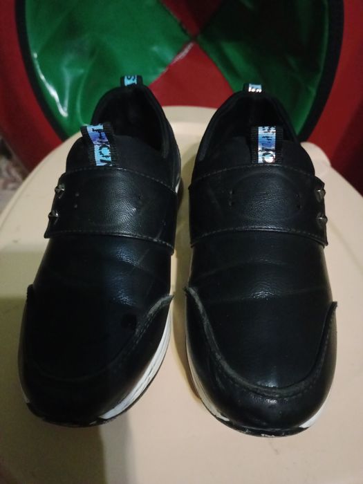 Продам обувь детский