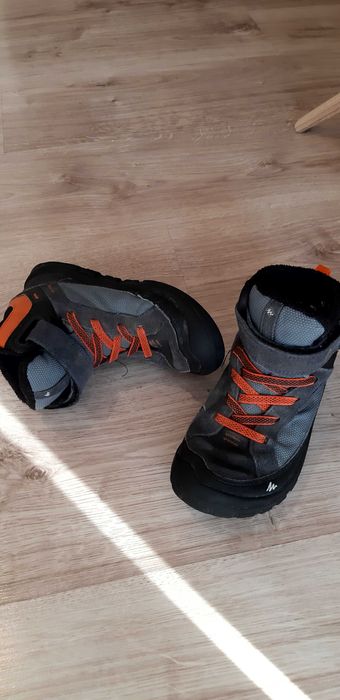 Непромукаеми детски обувки 31 и 33 номер