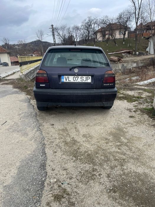 Vând golf 3  1.6 benzina