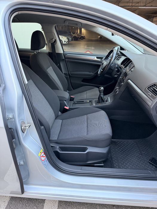 Volkswagen Golf 7 diesel/ Scaune invalzite/ senzori fata spate/Jante