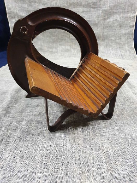 Старинна мастилница и Винтидж нож,гилотина RAADVAD