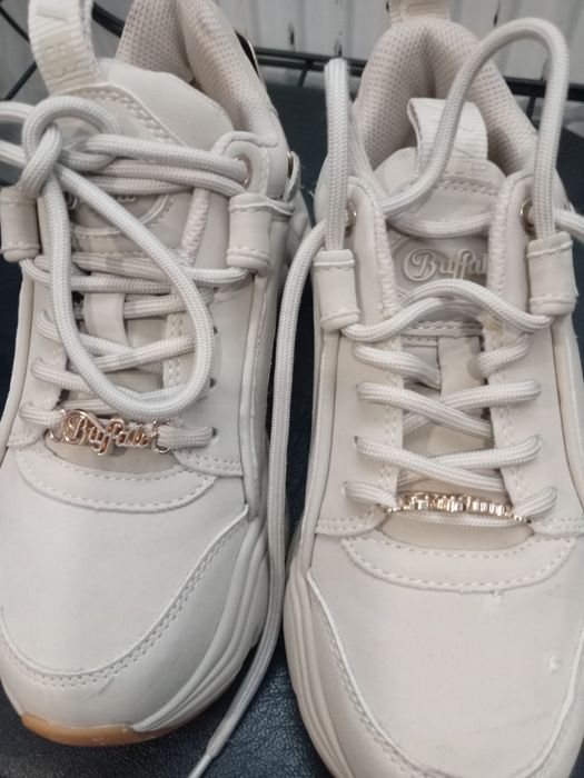Vând sneakers dama 250 RON