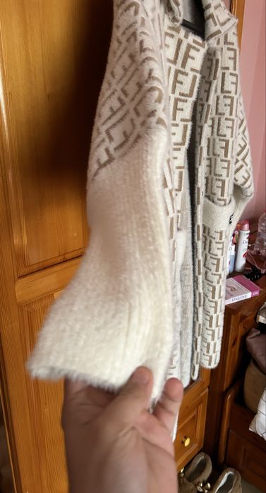 Бяло палто тип алпака супер меко и стилно