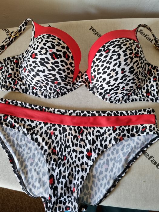 Продам купальник