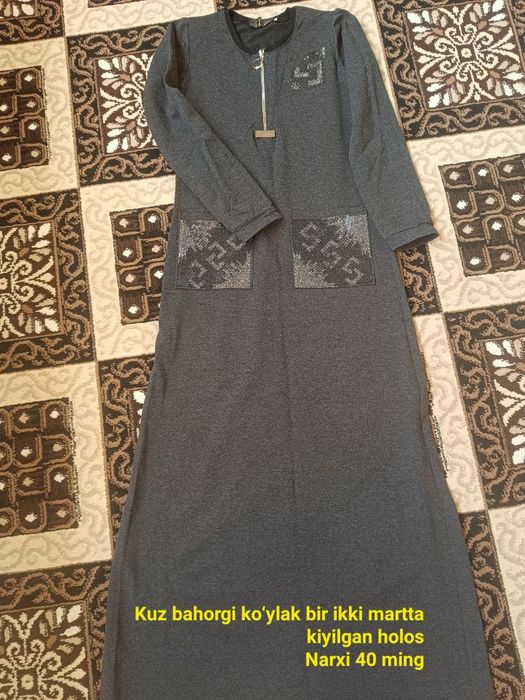 Ayollar kiyimlari sotiladi
