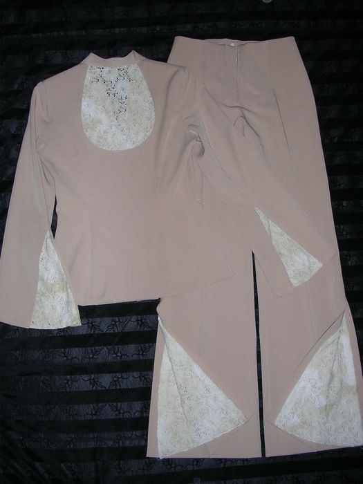 Costum marimea 36, bej, pantaloni evazati