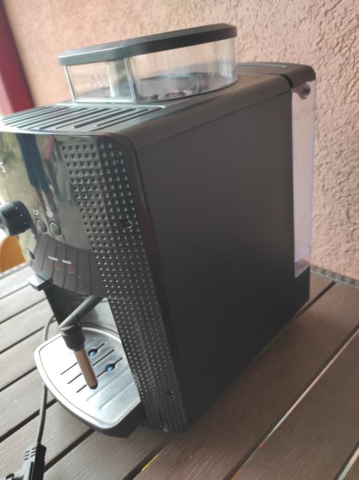 Vând Espressor automat Krups EA810B70,