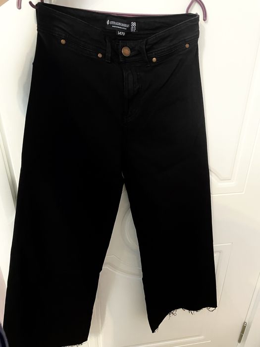 Дънки Stradivarius - бежови и черни