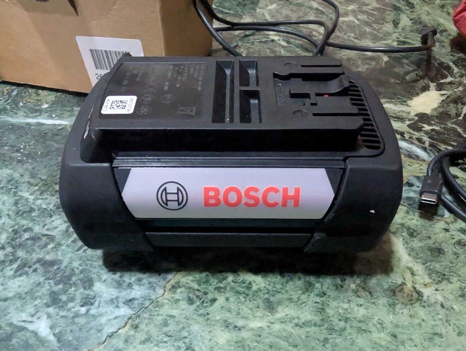 Acumulator Bosch 36volt nouă.
