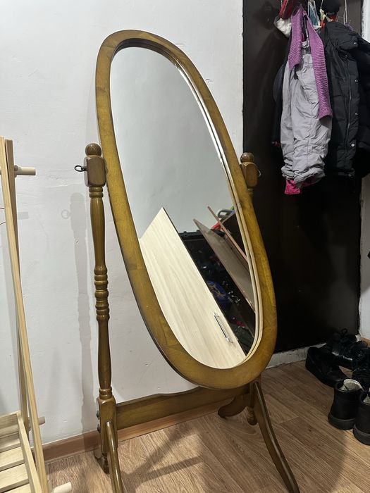 Зеркало в отличном состоянии