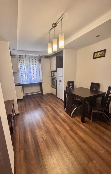 Inchiriez apartament