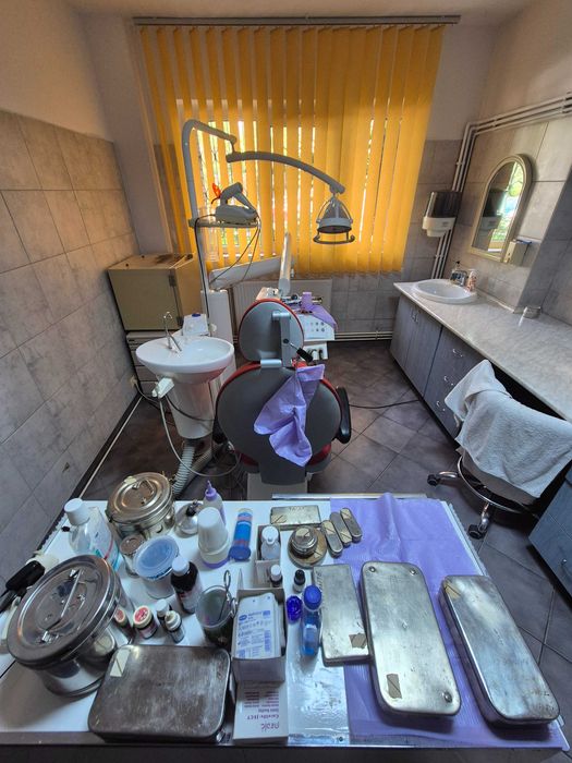 Vand aparatura medicala -stomatologie si scaun medic