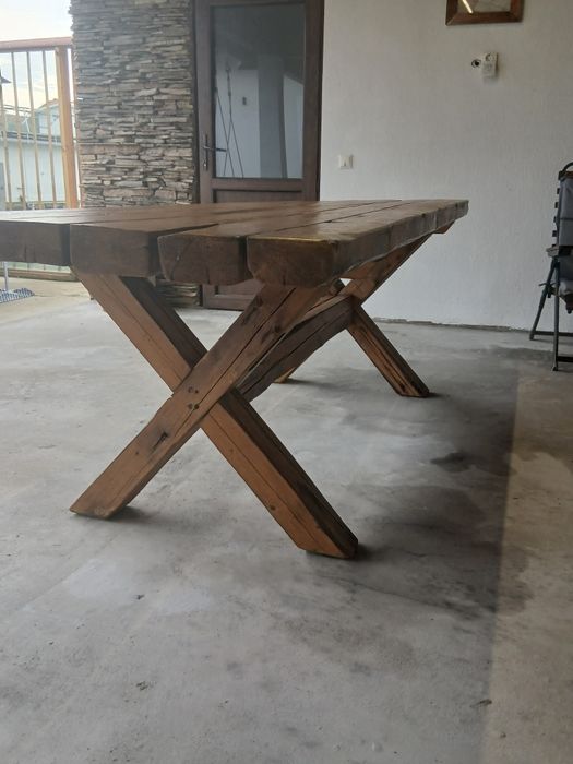 Masă rustică din lemn de brad