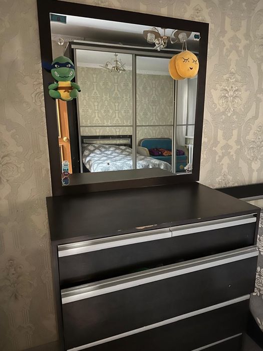 Продам спальный гарнитур