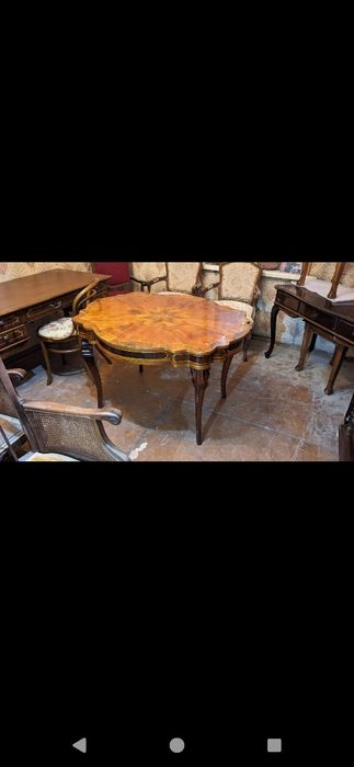 Комплект диванчик + 2 или 4 стула + журнальный столик.