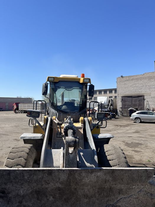 Продам погрузчик 3х кубовый