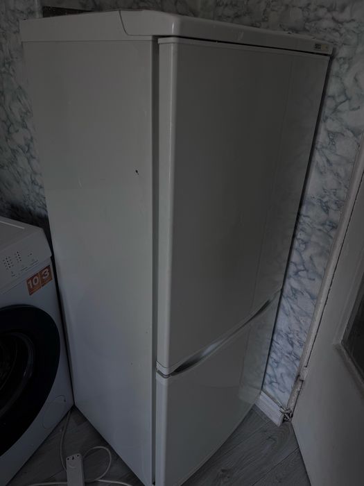 Продам срочно холдильник